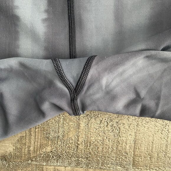 Lululemon In Movement 23" High Rise Linear Spray Dye White Black Sz 4 - Picture 9 of 12